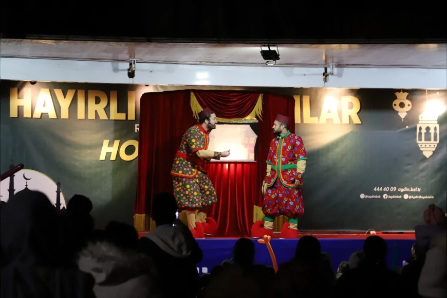 Aydın Büyükşehir Belediye Başkanı Özlem Çerçioğlu Karpuzlu’da Ramazan etkinliklerinde vatandaşlarla buluştu