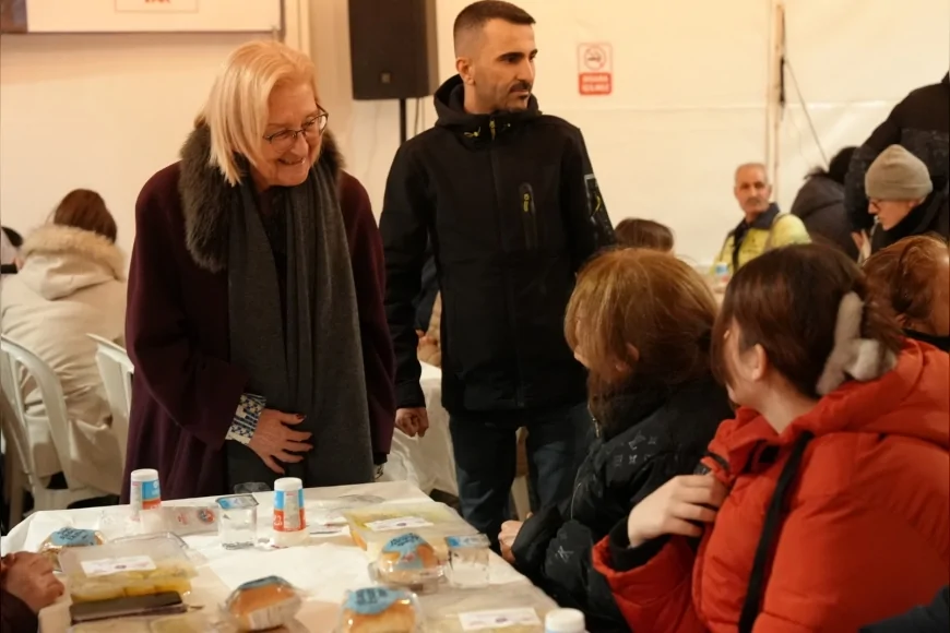 Maltepe’de Cumhuriyet Meydanı’nda kurulan iftar çadırı Ramazan boyunca dayanışma ve paylaşımın buluşma noktası oldu