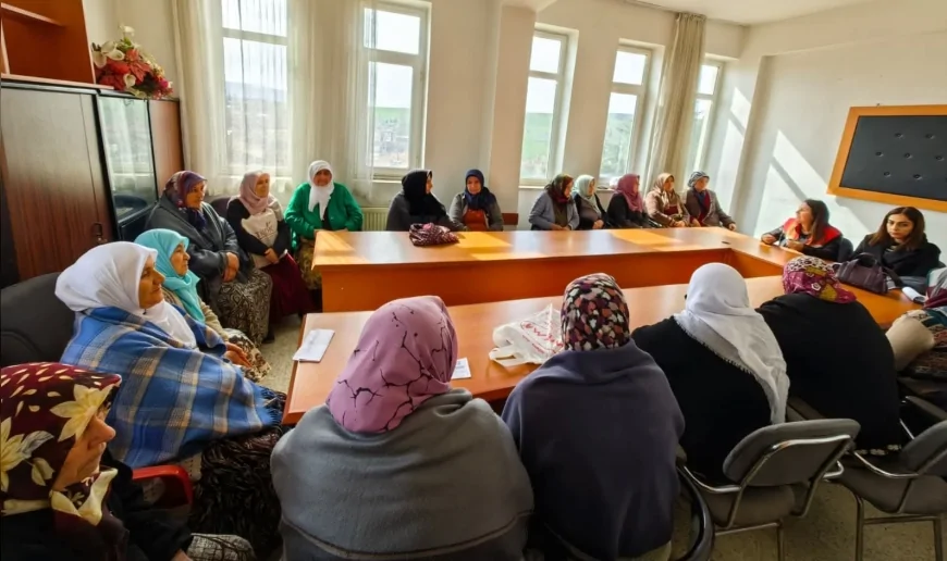 Çorum’da Kadın Çiftçilere Yönelik Eğitimler Devam Ediyor, Hububat Alanlarında Hastalık İncelemesi Yapıldı