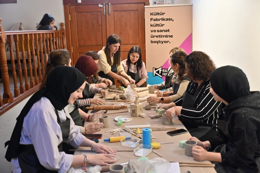 BURSA BÜYÜKŞEHİR BELEDİYESİ RAMAZAN ETKİNLİKLERİNDE SERAMİK ATÖLYESİYLE SANATI VATANDAŞLARLA BULUŞTURDU