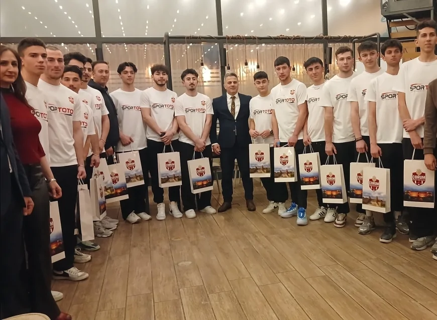 Çorum Gençlik ve Spor İl Müdürü Mustafa Demirkıran: “46 Milli Sporcumuzla Gurur Duyuyoruz” Kahveland’da İftarda Başarılı Sporcularla Buluştu