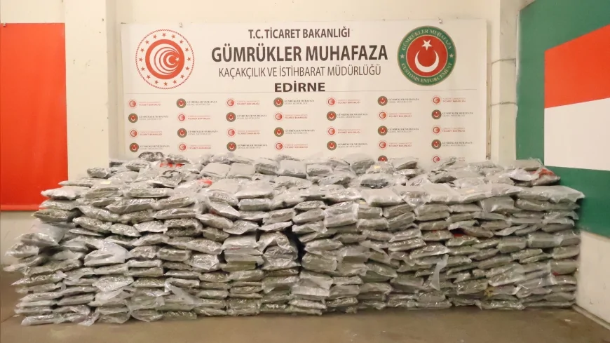 Ticaret Bakanlığı Gümrük Muhafaza Ekipleri Kapıkule’de 1 Ton 413 Kilo Esrar Ele Geçirdi
