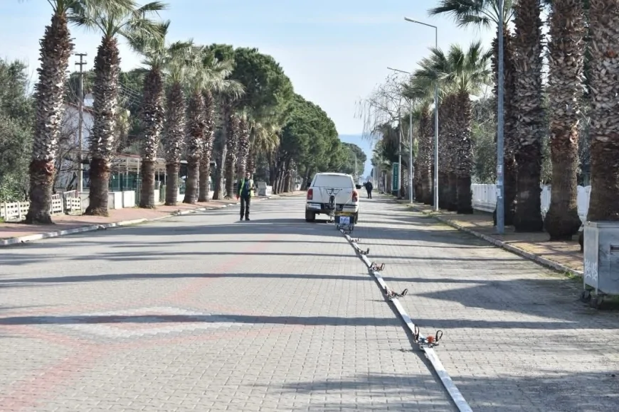 BALIKESİR’DE DEPREM RİSKİNE KARŞI BİLİMSEL ADIM BALDEP PROJESİYLE ALTINOVA SAHİLİ’NDE ZEMİN YAPISI İNCELENİYOR