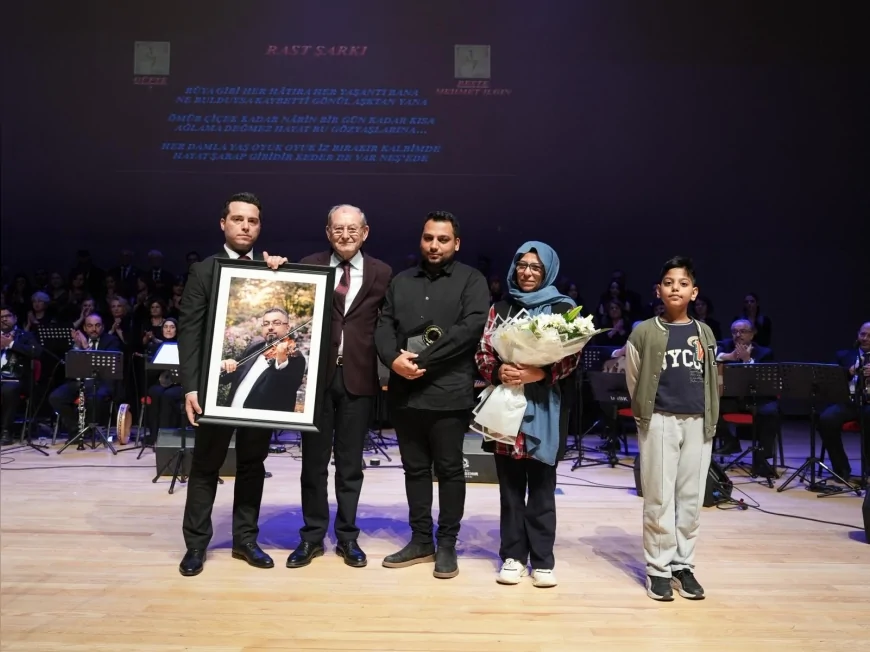 DENİZLİ BÜYÜKŞEHİR BELEDİYESİ KONSERVATUVARI TÜRK SANAT MÜZİĞİ KOROSU’NDAN YALÇIN DİKİCİ ANISINA DUYGU DOLU KONSER