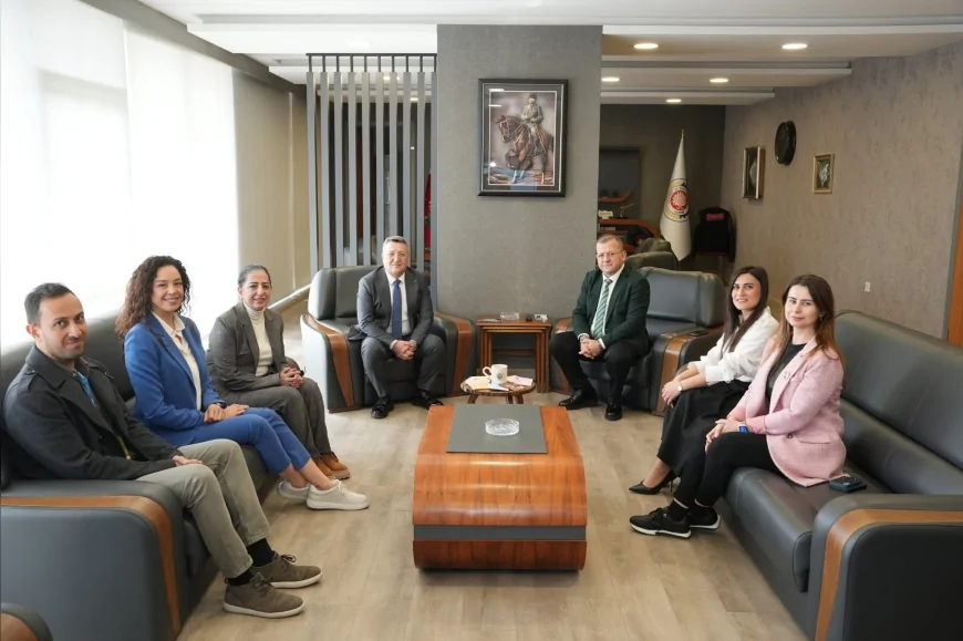 TOBB Çorum Yönetim Kurulu Başkanı Çetin Başaranhıncal Azra Akın’ı Ağırladı: “Çocuklara Yönelik Kültürel Etkinlikler Toplum İçin Büyük Değer Taşıyor”