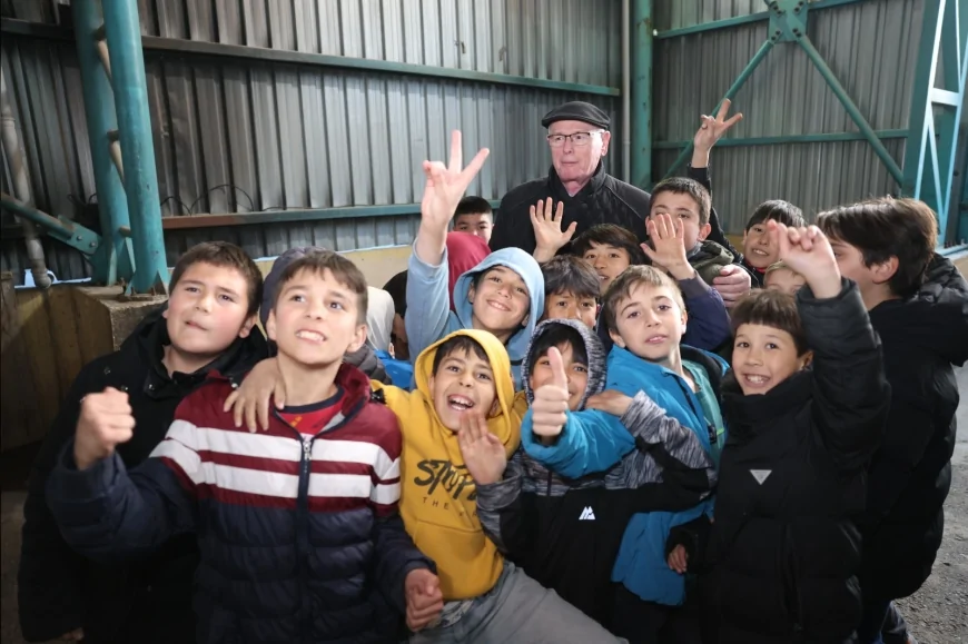 ODUNPAZARI BELEDİYE BAŞKANI KAZIM KURT GÜNDOĞDU MAHALLESİ İFTARINDA KREŞ MÜJDESİ VERDİ