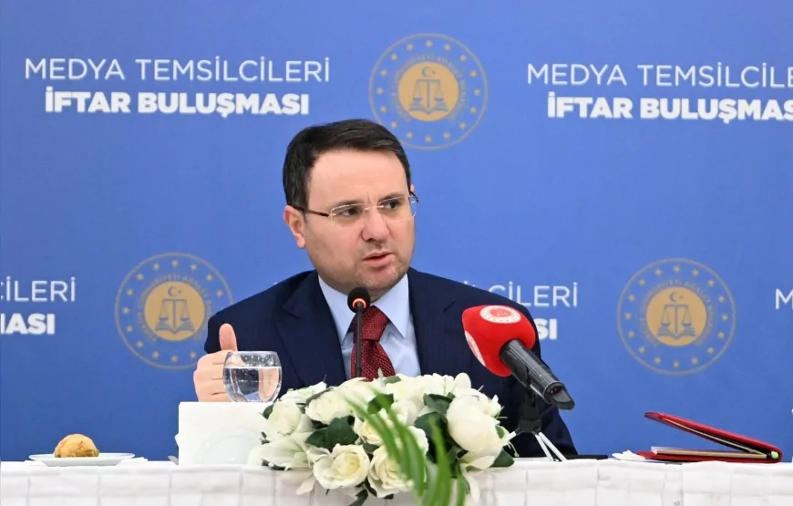 ADALET BAKANI AKIN GÜRLEK: “TERÖRSÜZ TÜRKİYE SÜRECİNİN OLMAZSA OLMAZI TERÖR ÖRGÜTÜNÜN TAMAMEN SİLAH BIRAKMASIDIR”