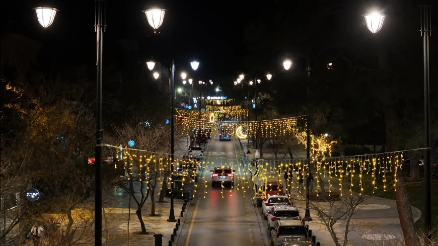 Denizli’de Çamlık Caddesi Ramazan Işıklarıyla Aydınlandı Şenliklerin Finali Çamlık Kent Ormanı’nda Yapılacak