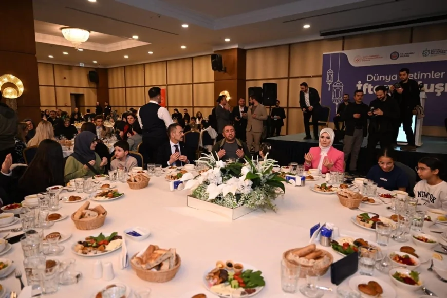 Aile ve Sosyal Hizmetler Bakanı Mahinur Özdemir Göktaş: “Yetimlerimizin Her Zaman Yanında Devlet Vardır”