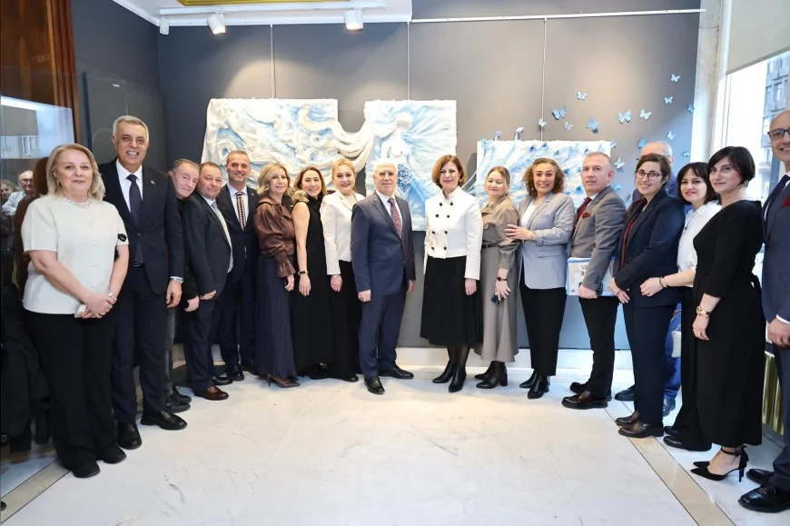 BURSA BÜYÜKŞEHİR BELEDİYESİ’NDEN İPEK MİRASINA SANATLI VURGU TAYYARE KÜLTÜR MERKEZİ’NDE ‘EFSANELERLE İPEK’ SERGİSİ ZİYARETE AÇILDI!