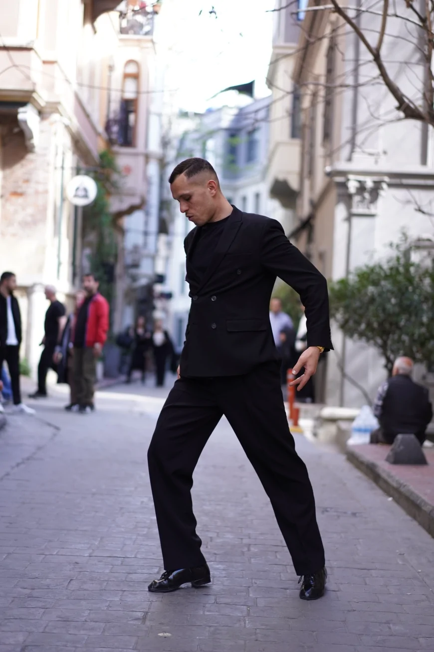 Dünyaca Ünlü Dansçı Simone De Valente Buena Vista All Stars ile ODTÜ Sahnesinde