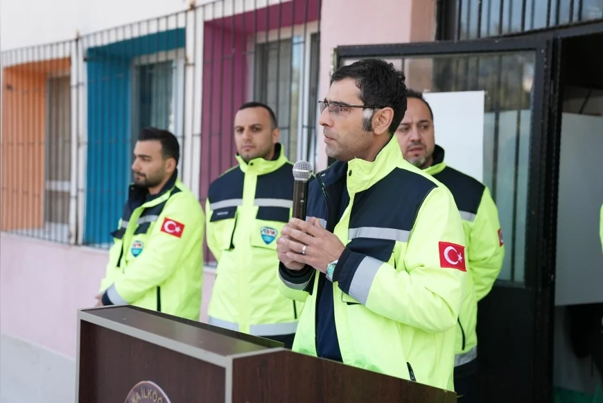 ALİAĞA BELEDİYESİ ARAMA KURTARMA EKİBİ DEPREM HAFTASI’NDA ÖĞRENCİLERE AFET BİLİNCİ AŞILADI