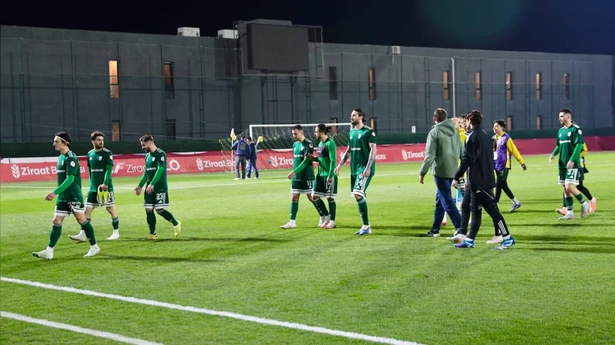 ALİAĞA ATATÜRK STADI’NDA TARİHİ GECE MAÇI HEYECANI GENÇLERBİRLİĞİ ÇEYREK FİNALE YÜKSELDİ