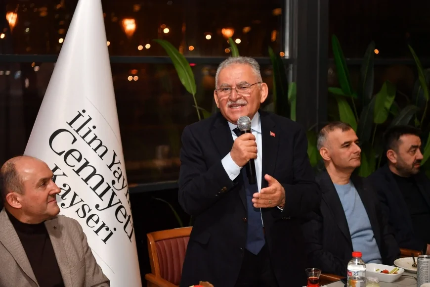 Kayseri Büyükşehir Belediye Başkanı Dr. Memduh Büyükkılıç Ramazan’ın 14’üncü Gününde İftar Sofralarında Vatandaşlar ve Personelle Buluştu