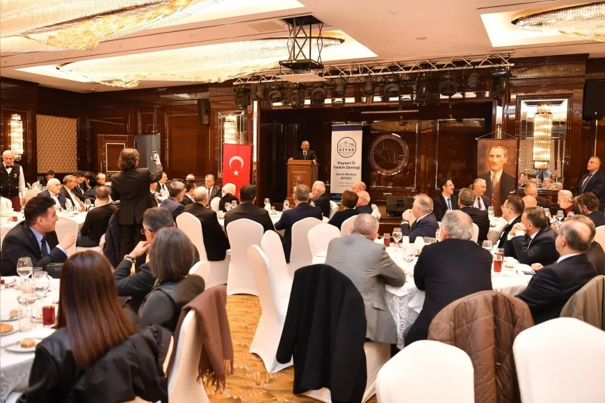 KAYSERİ BÜYÜKŞEHİR BELEDİYE BAŞKANI DR. MEMDUH BÜYÜKKILIÇ ANKARA’DAKİ KAYSERİLİLERLE İFTARDA BULUŞTU