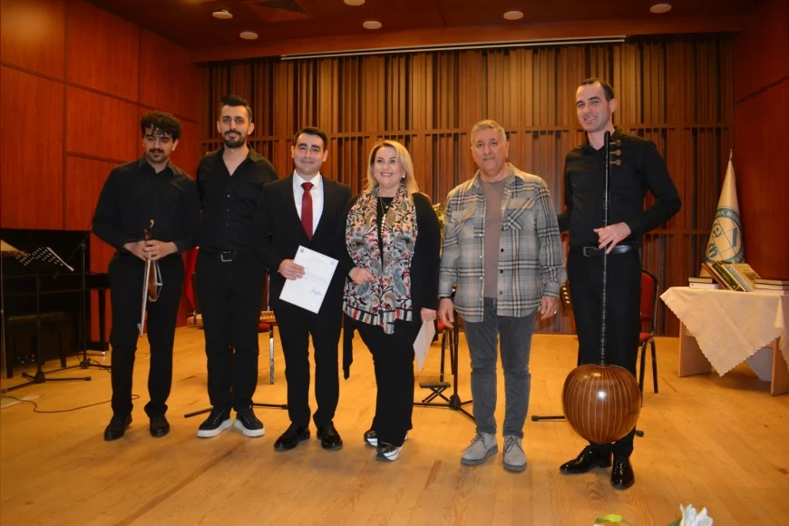 Ege Üniversitesi Devlet Türk Musikisi Konservatuvarında Klasik Türk Musikisi Dinletisi Sanatseverlerle Buluştu