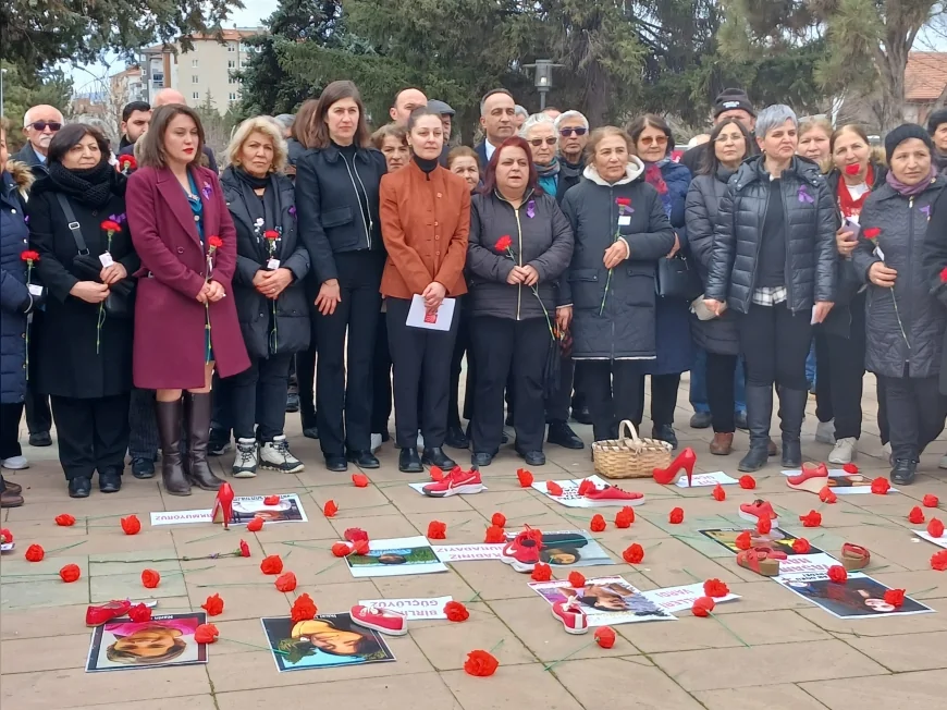CHP Çorum Kadın Kolları Başkanı Özlem Güngör: “Kadınlar eşitlik ve özgürlük mücadelesinden vazgeçmeyecek”