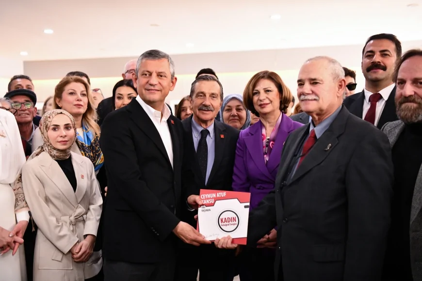 CHP Genel Başkanı Özgür Özel Tepebaşı’nda Açılan 8 Mart Sergisine Katıldı