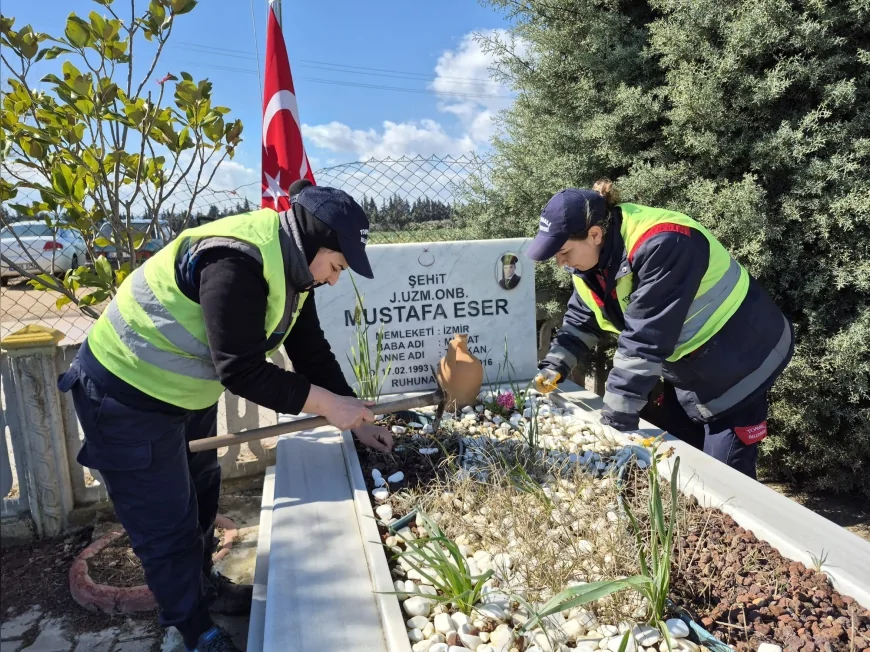 TORBALI’DA YOĞUN YAĞIŞ SONRASI ŞEHİTLİKLERDE KAPSAMLI BAKIM VE ONARIM ÇALIŞMASI BAŞLATILDI