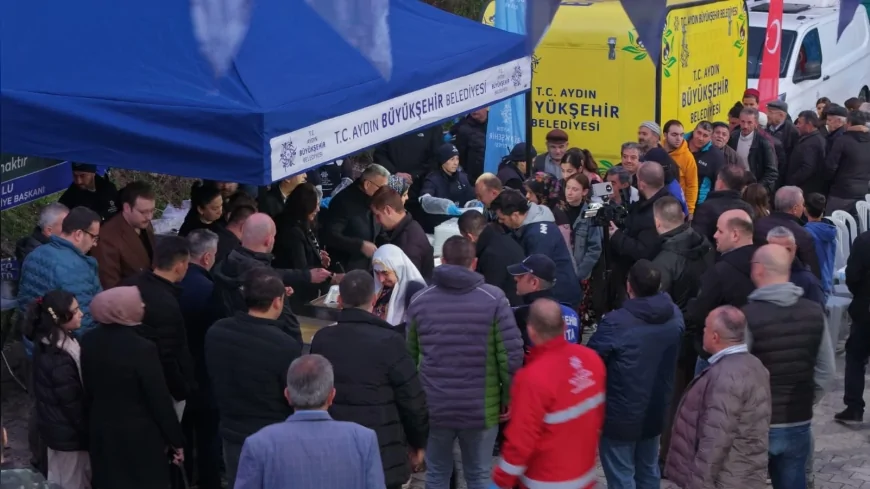 AYDIN BÜYÜKŞEHİR BELEDİYE BAŞKANI ÖZLEM ÇERÇİOĞLU KÖŞK AKÇAKÖY’DE VATANDAŞLARLA İFTAR SOFRASINDA BULUŞTU