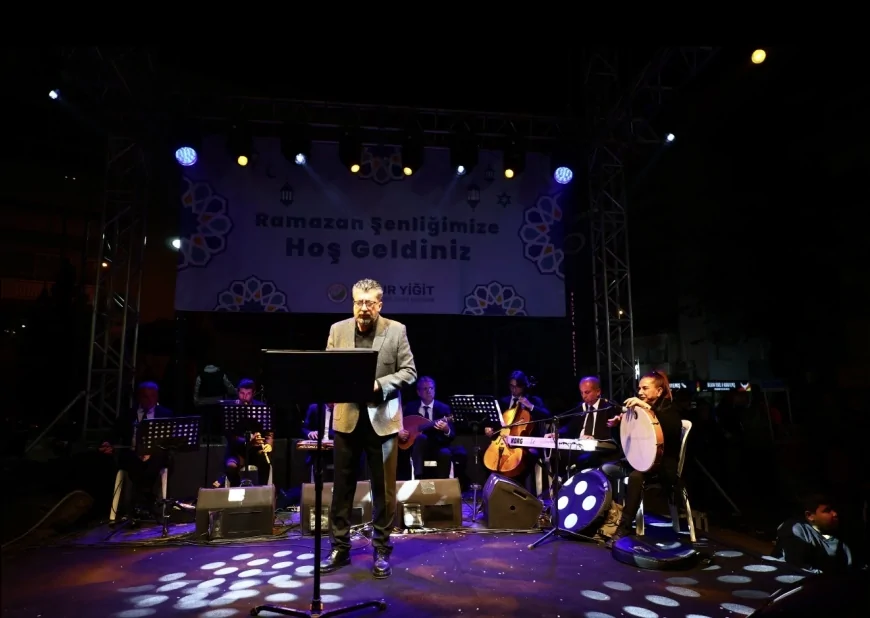 BALÇOVA’DA RAMAZAN ŞENLİĞİ CUMHURİYET MEYDANI’NI DOLDURDU