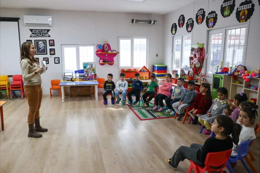 BUCA BELEDİYESİ’NİN “OKUYAN BİR GELECEK” PROJESİYLE ÇOCUKLAR KİTAPLARLA BÜYÜYOR