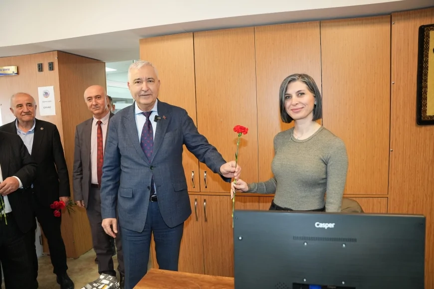 KEMALPAŞA’DA 8 MART DÜNYA EMEKÇİ KADINLAR GÜNÜ ETKİNLİKLERİNDE ÜRETEN KADINLAR ÖDÜLLENDİRİLDİ