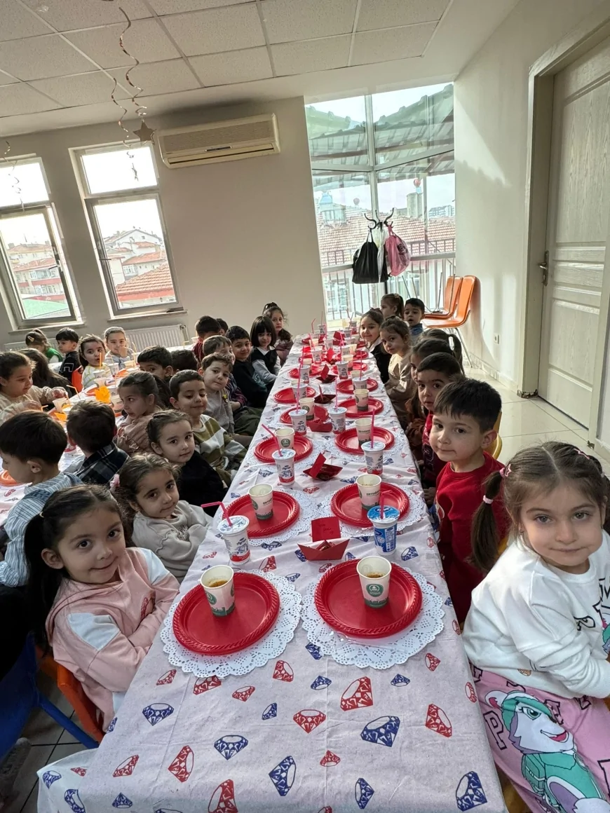 PURSAKLAR’DA NEZAKET OKULU ÖĞRENCİLERİ TEKNE ORUCU TUTARAK RAMAZAN’IN MANEVİ ATMOSFERİNİ DENEYİMLEDİ