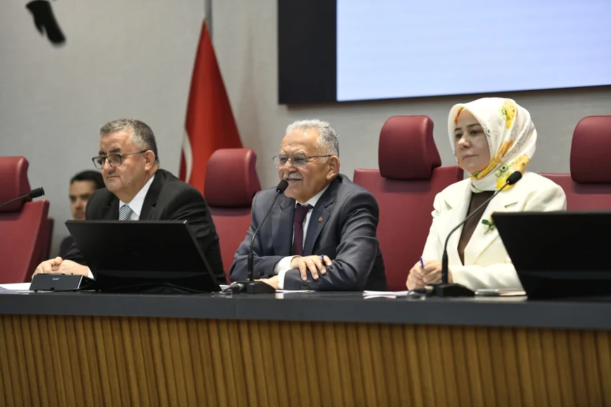 KAYSERİ BÜYÜKŞEHİR BELEDİYE BAŞKANI DR. MEMDUH BÜYÜKKILIÇ: “CAMİKEBİR SURİÇİ’NDE ORTAYA ÇIKAN MEDRESEYİ İHYA ETMEYE NİYETLENDİK”