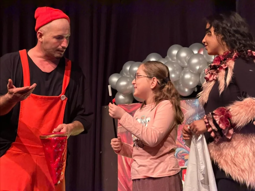 Yalova Belediyesi’nin düzenlediği Mini Sirk gösterisi çocuklara eğlence dolu anlar yaşattı