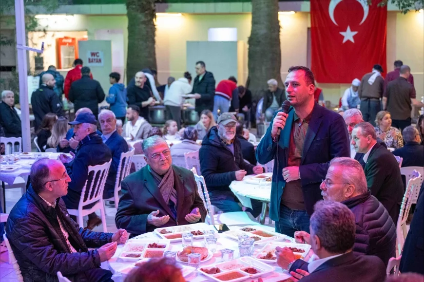 Bornova Belediye Başkanı Ömer Eşki Makedonya Göçmenlerinin Geleneksel İftar Buluşmasına Katıldı