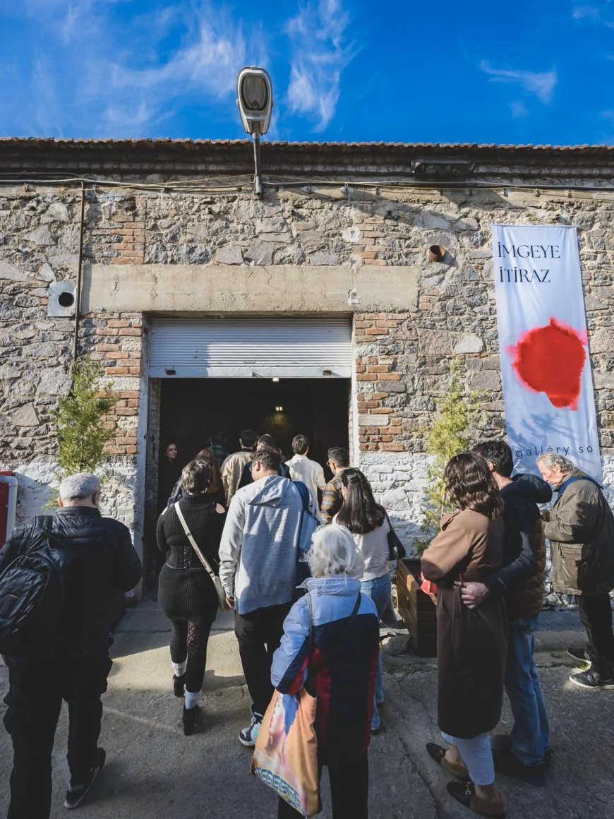 İzmir’de “İmgeye İtiraz” Sergisi Kadın Temsiline Sanatla Bakış Sunuyor