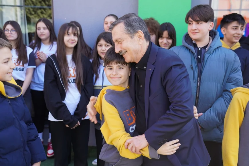 TEPEBAŞI BELEDİYE BAŞKANI AHMET ATAÇ: “GENÇLERİN FİKİRLERİ DAHA YAŞANABİLİR KENTLER İÇİN BÜYÜK ÖNEM TAŞIYOR”