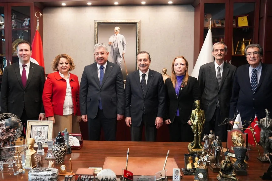 ESKİŞEHİR VALİSİ DR. ERDİNÇ YILMAZ: “ÖNEMLİ OLAN GÖREV YAPTIĞIMIZ SÜREÇTE HOŞ BİR SEDA BIRAKMAK”