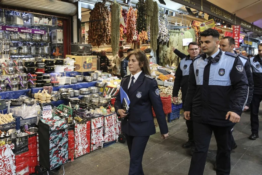Ankara Büyükşehir Belediyesi Zabıtası Ulus Hali ve Çevresindeki İşletmelerde Gıda Denetimi Gerçekleştirdi