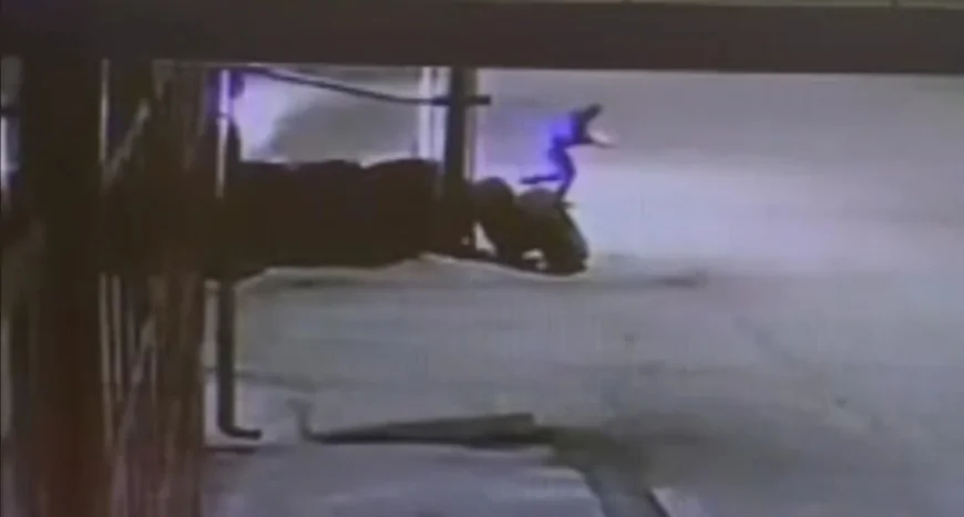 Çorum’da Oto Lastik Servisine Molotoflu Saldırı Güvenlik Kamerasına Yansıdı