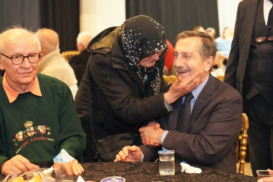 TEPEBAŞI BELEDİYE BAŞKANI DT. AHMET ATAÇ: “BEN VAR OLDUKÇA SİZLERLE BERABER OLACAĞIM”