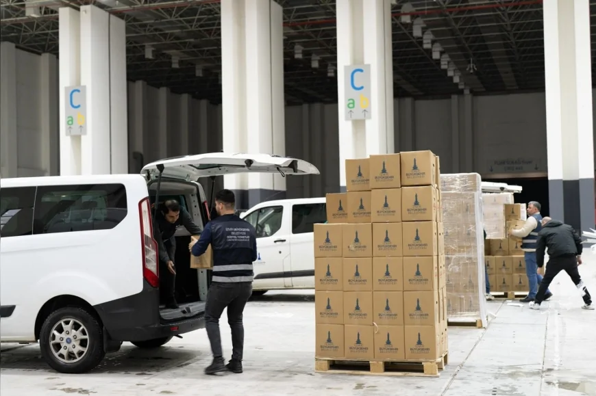 İzmir Büyükşehir Belediyesi’nin Sosyal Destek Programları İki Yılda Yüz Binlerce Haneye Ulaştı!