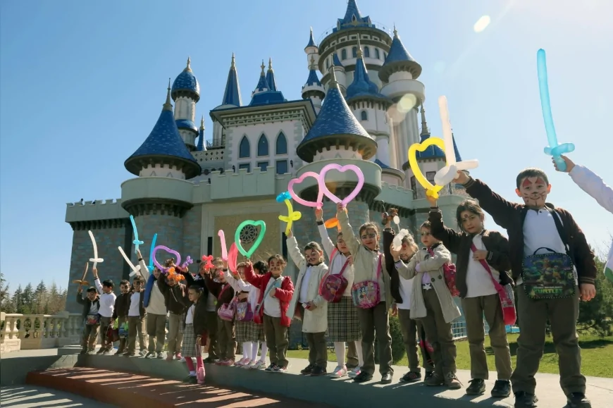 ESKİŞEHİR SAZOVA’DAKİ MASAL ŞATOSU 12 YILDA 4 MİLYON 828 BİN ZİYARETÇİYİ AĞIRLADI!