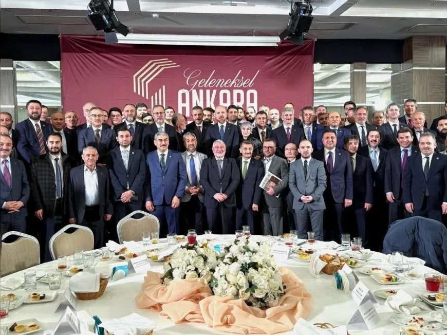 Çorum Belediye Başkanı Dr. Halil İbrahim Aşgın Ankara’da Vefa İlim Yayma Mezunlar Derneği İftar Programına Katıldı