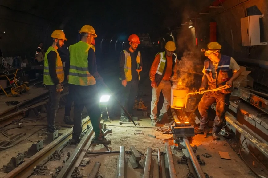 İzmir Büyükşehir Belediyesi Bornova Metro Hattında Güvenliği Artırmak İçin Ray Yenileme Çalışması Başlatıyor