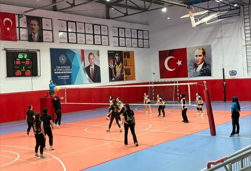 MANİSA’NIN 17 İLÇESİNDE “EVİNİN SULTANLARI” VOLEYBOL TURNUVASI 8 MART COŞKUSUYLA GERÇEKLEŞTİRİLDİ