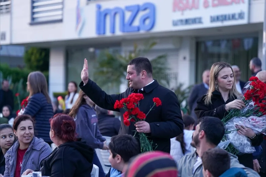 Torbalı Belediye Başkanı Övünç Demir Alpkent’te kurulan iftar sofrasında 3 bini aşkın vatandaşla buluştu