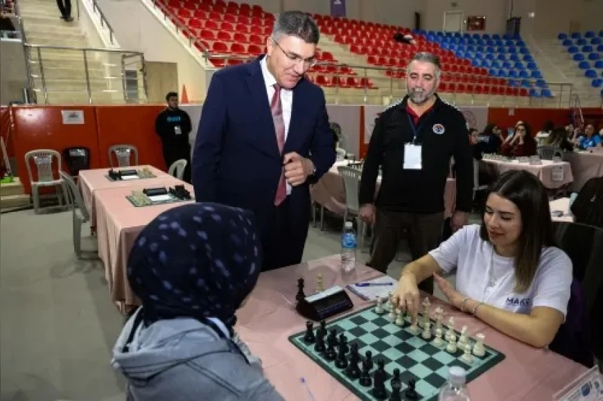 Bursa’da Düzenlenen ÜNİLİG Squash Türkiye Şampiyonası Üniversiteli Sporcuların Mücadelesiyle Başladı