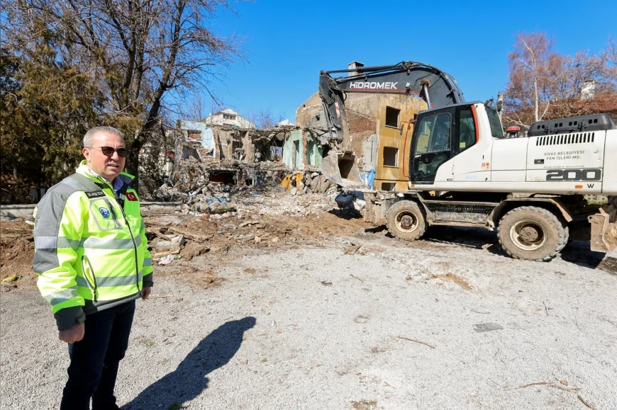 Sivas Belediye Başkanı Dr. Adem Uzun: “Şehir Merkezinin En Yoğun Noktalarından Birine Yeni Otopark Alanı Kazandırıyoruz”