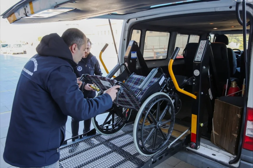 BURSA BÜYÜKŞEHİR BELEDİYESİNDEN ÖZEL GEREKSİNİMLİ BİREYLERE TIBBİ MALZEME DESTEĞİ