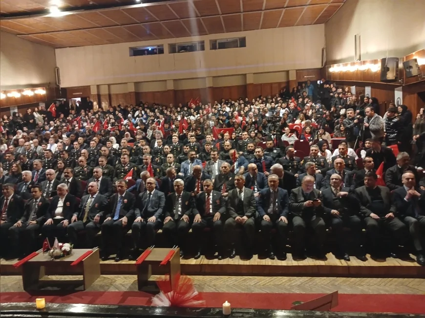 Çorum’da İstiklal Marşı’nın Kabulünün 105’inci Yılı Devlet Tiyatro Salonu’nda Düzenlenen Programla Anıldı
