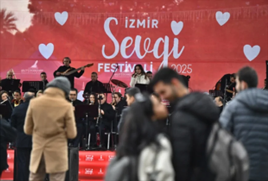 İZMİR BÜYÜKŞEHİR BELEDİYESİ KÜLTÜR VE SANAT ETKİNLİKLERİYLE KENTTE YENİ BİR DÖNEM BAŞLATTI