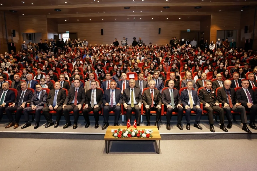 ADANA VALİSİ MUSTAFA YAVUZ: “12 MART BİR MARŞIN DEĞİL BİR MİLLETİN ÖZGÜRLÜK İRADESİNİN İLANIDIR”