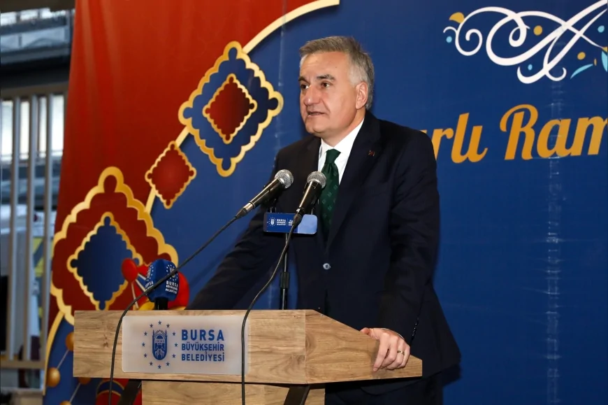 BURSA BÜYÜKŞEHİR BELEDİYESİ’NİN RAMAZAN İFTAR PROGRAMI YENİŞEHİR’DE YÜZLERCE VATANDAŞI AYNI SOFRADA BULUŞTURDU